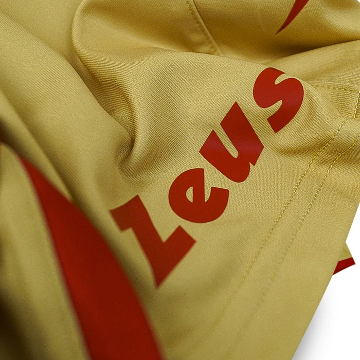Zeus Kit Hero Set Da Calcio Con Shorts Oro Rosso 4 Zeus Kit Hero Set Da Calcio Con Shorts Oro Rosso - immagine 4